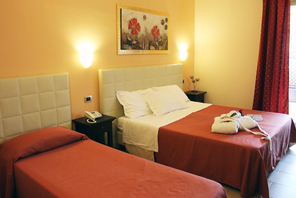 Hotel Vittorio Emanuele Floridia Rum bild